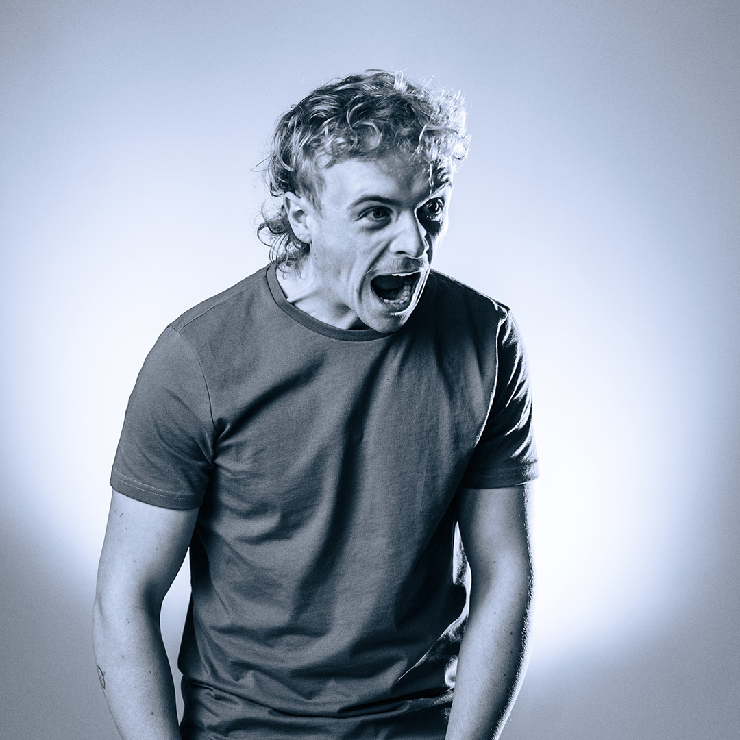 Foto van roepende Arthur in zwart wit